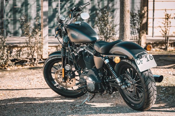 Satisfaction des motards : pourquoi choisir des pneus d'origine ?